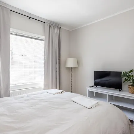 Apartman Comfy Flat With Ac, Free Parking&1 Min To Bus Stop