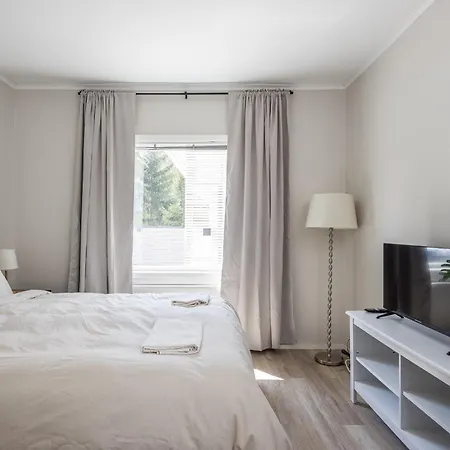 Comfy Flat With Ac, Free Parking&1 Min To Bus Stop Apartman