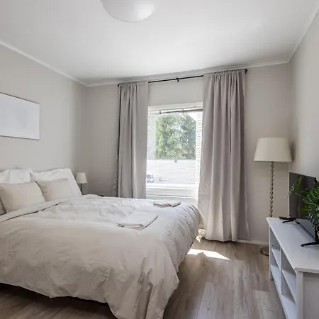 Comfy Flat With Ac, Free Parking&1 Min To Bus Stop Apartman *