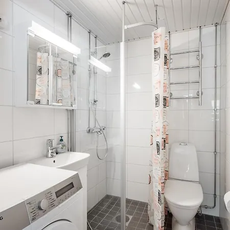 Comfy Flat With Ac, Free Parking&1 Min To Bus Stop *